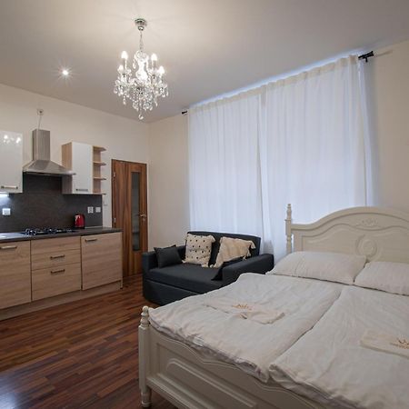 Cozy Homestay At Andel Praga Esterno foto